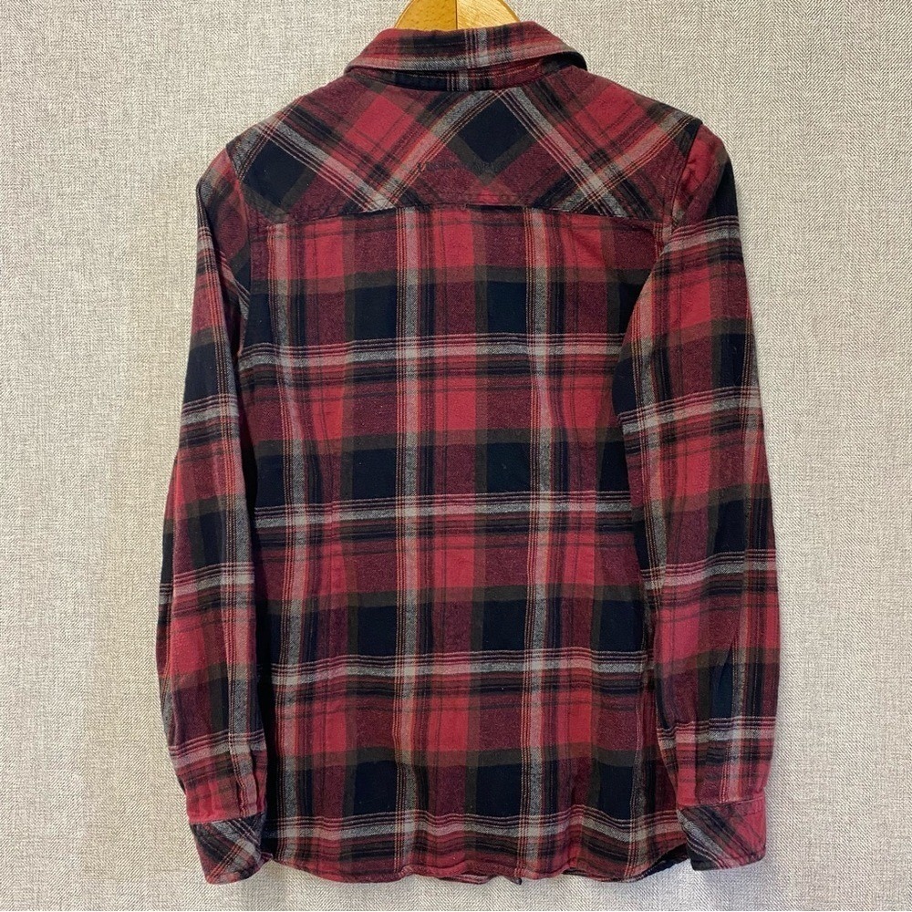 Legendary Whitetails Flannel Shirt Mens Med Red Black Plaid Button Down Cotton - Picture 5 of 12